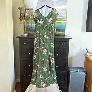 Jealous Tomato - Green floral print float off the shoulder sleeved dress